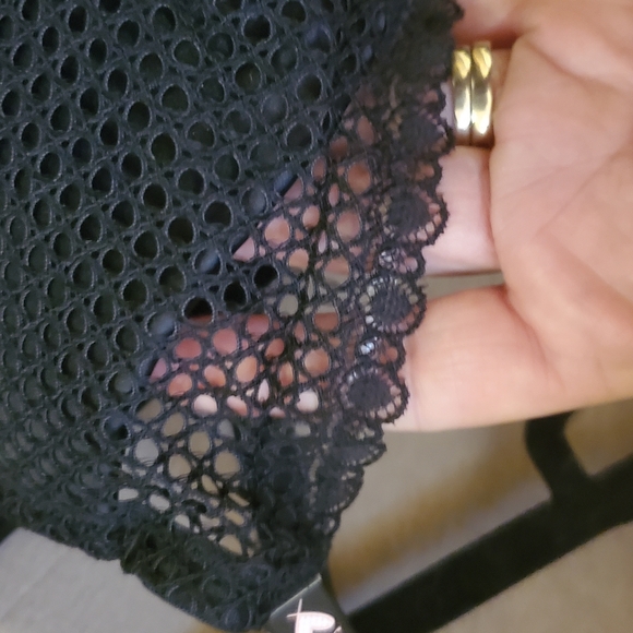 Victoria's Secret Plunging Bra w/ Removable Padding Black Mesh/ Lace - Picture 4 of 9